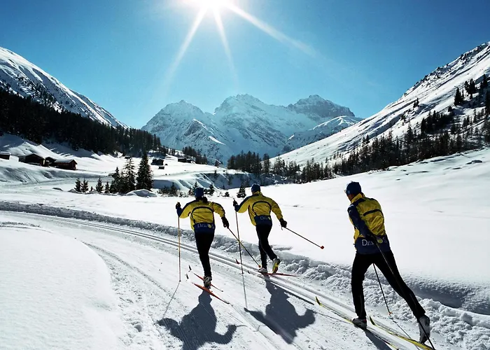 Parkareal - Freier Blick Auf Berge, Ruhig, Sonnig, Sw-balkon, Parkplatz Apartman Davos