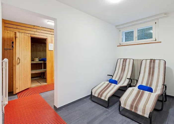 Parkareal - Freier Blick Auf Berge, Ruhig, Sonnig, Sw-balkon, Parkplatz Apartman Davos