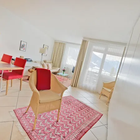 Parkareal - Freier Blick Auf Berge, Ruhig, Sonnig, Sw-balkon, Parkplatz