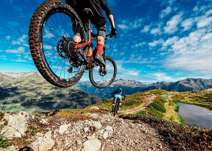 Parkareal - Freier Blick Auf Berge, Ruhig, Sonnig, Sw-balkon, Parkplatz *