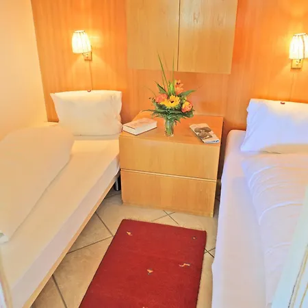 Parkareal - Freier Blick Auf Berge, Ruhig, Sonnig, Sw-balkon, Parkplatz * Davos